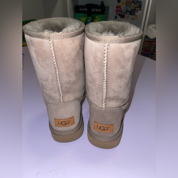 UGG Grey Classic Short Boot - Picture 4 of 7